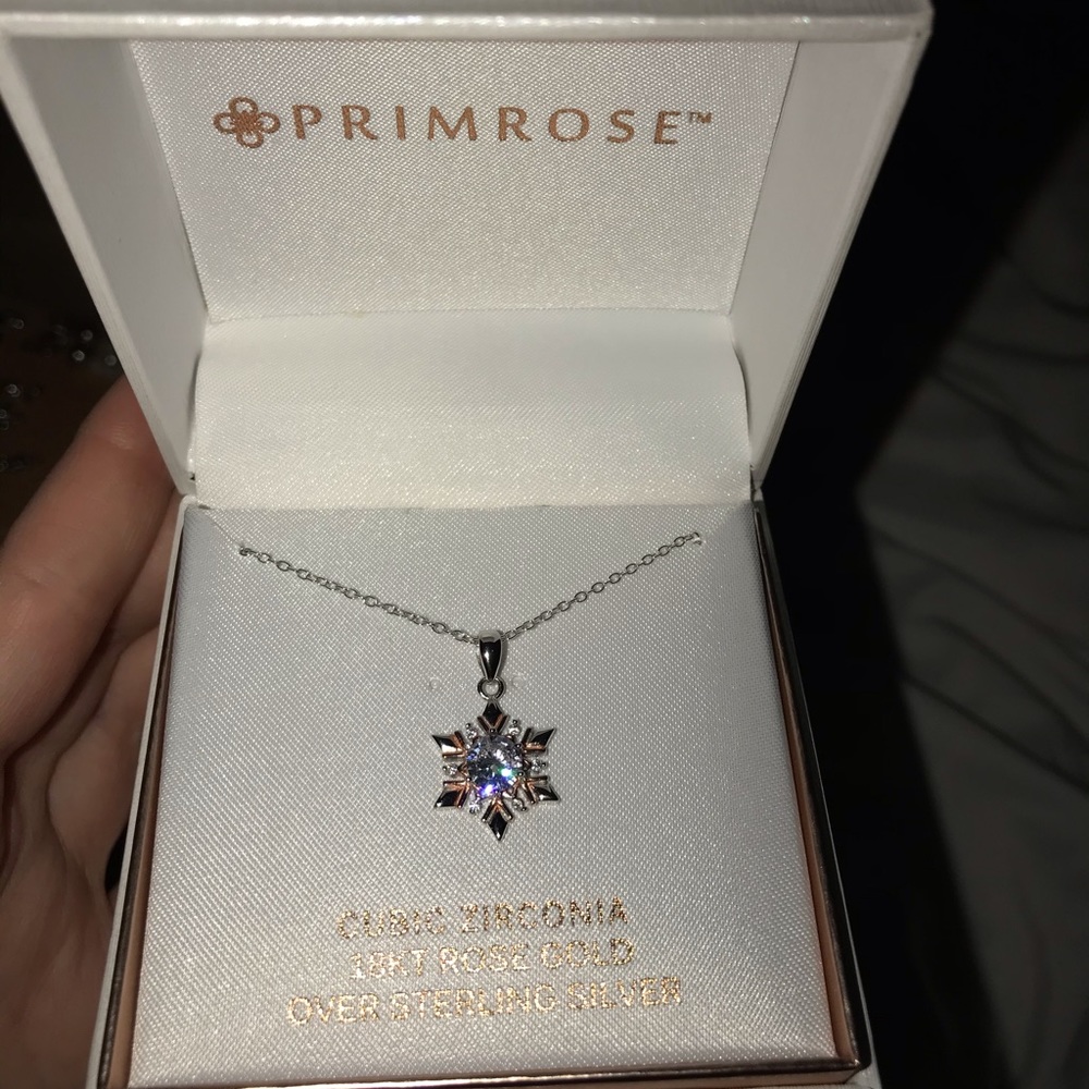 18 KT rose gold snowflake necklace